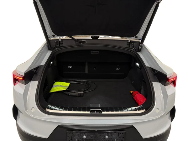 Polestar 4 (2025) — foto 17 van 32