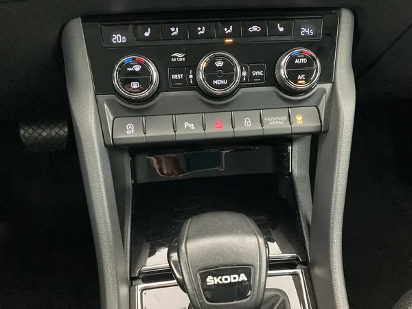 SKODA Kodiaq (2023) — foto 10 van 36