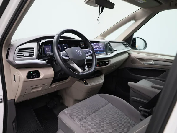 Volkswagen Multivan (2024) — foto 27 van 43