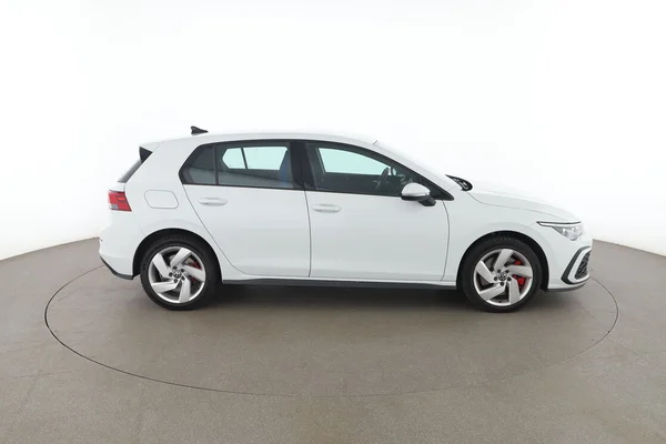 Volkswagen Golf (2020) — foto 13 van 16