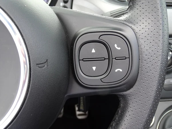 Fiat 500C (2024) — foto 14 van 24
