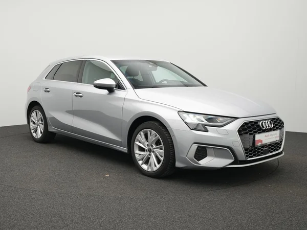 AUDI A3 Sportback PHEV (2024) — foto 12 van 30