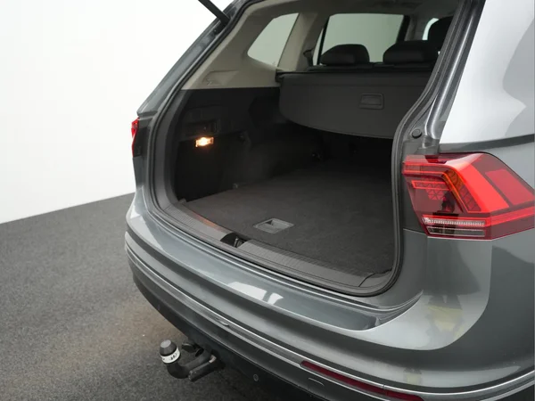 VOLKSWAGEN Tiguan Allspace (2021) — foto 4 van 10