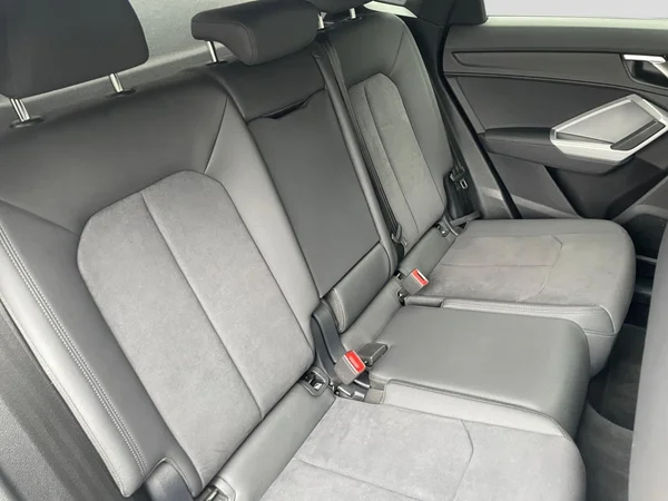 AUDI Q3 Sportback (2024) — foto 17 van 21