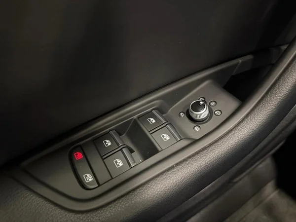 AUDI A4 (2022) — foto 21 van 30