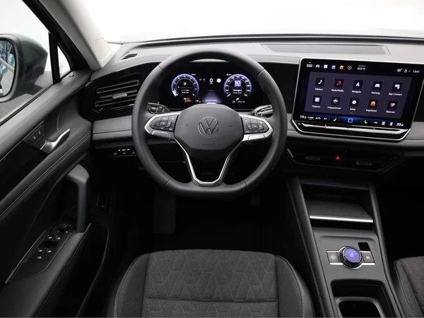 VOLKSWAGEN Tiguan (2024) — foto 11 van 20