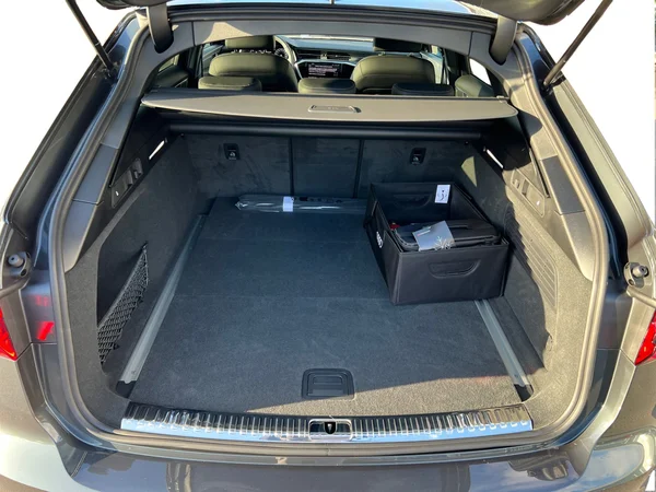 AUDI A6 Avant (2024) — foto 21 van 23