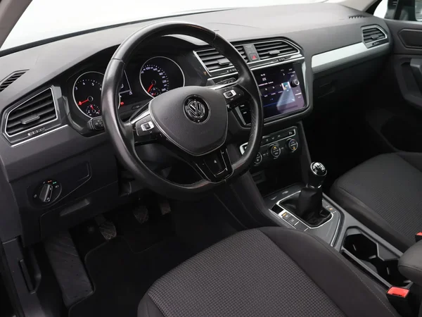 Volkswagen Tiguan (2019) — foto 8 van 25