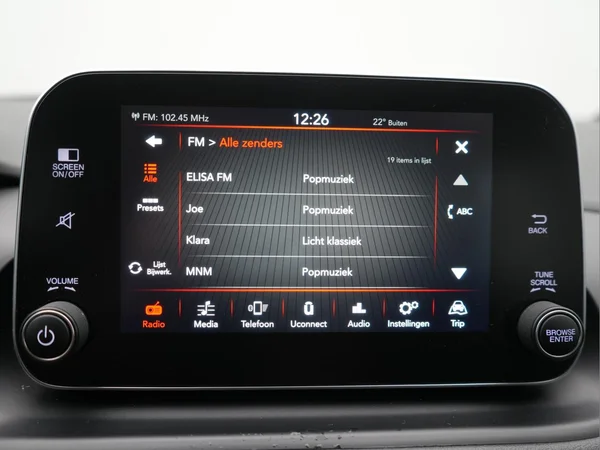 FIAT Tipo Hatchback (2016) — foto 11 van 22