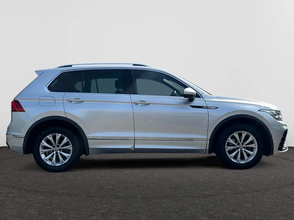 VOLKSWAGEN Tiguan (2021) — foto 21 van 24