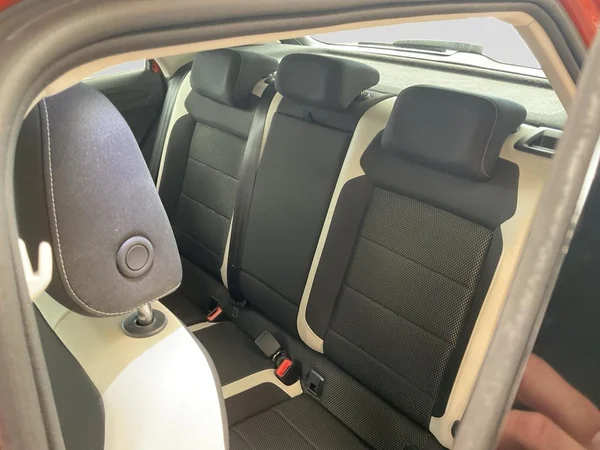 VOLKSWAGEN T-Roc (2019) — foto 9 van 21