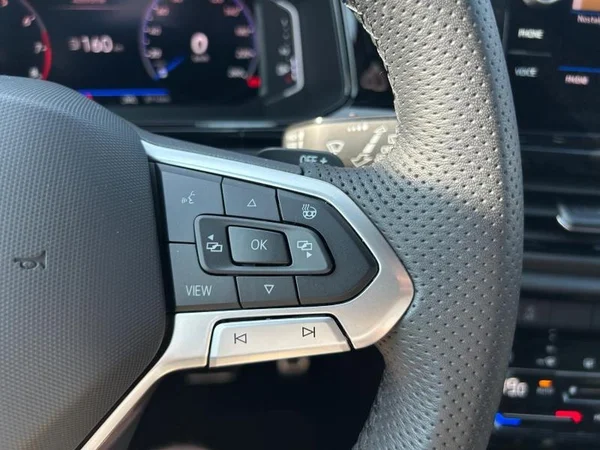 VOLKSWAGEN T-Roc (2025) — foto 16 van 31