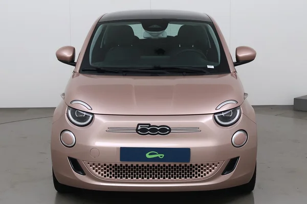 Fiat E-500 (2022) — foto 10 van 17
