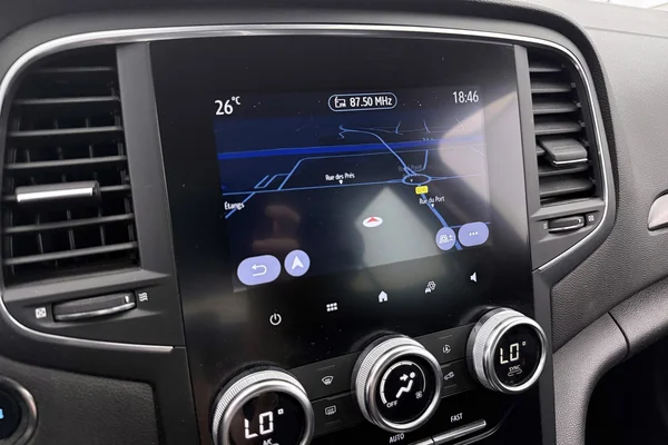 Renault Megane Berline Phase II E-TECH (PHEV) (2022) — foto 10 van 32