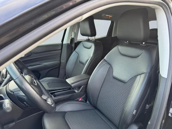 JEEP Compass (2023) — foto 4 van 31