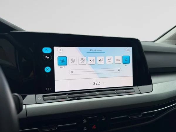 VOLKSWAGEN Golf VIII (2022) — foto 7 van 19