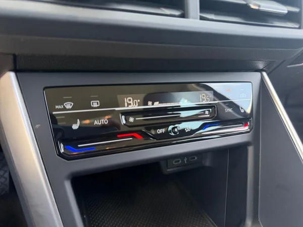 VOLKSWAGEN Polo (2023) — foto 8 van 21