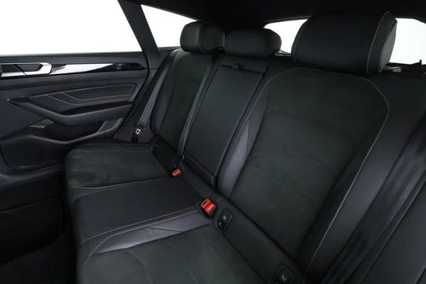 Volkswagen Arteon (2022) — foto 5 van 16