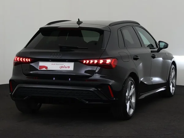 AUDI A3 Sportback (2025) — foto 9 van 18