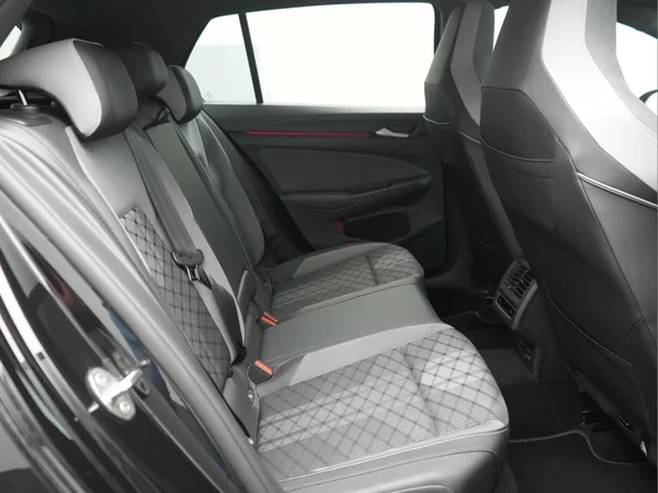 VOLKSWAGEN Golf VIII (2022) — foto 22 van 31
