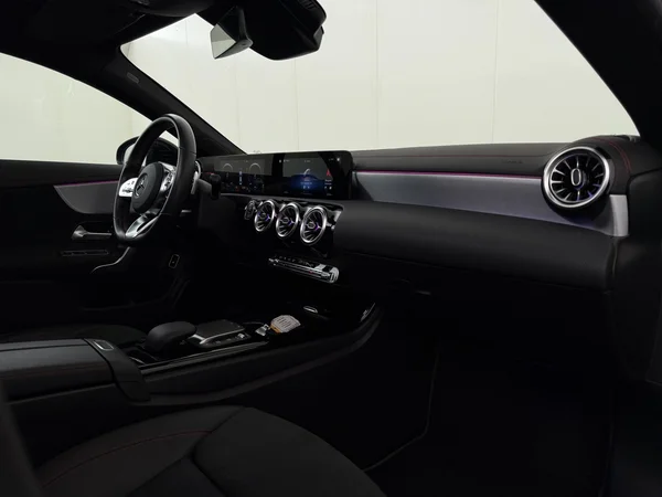 MERCEDES CLA 250 (2021) — foto 3 van 35