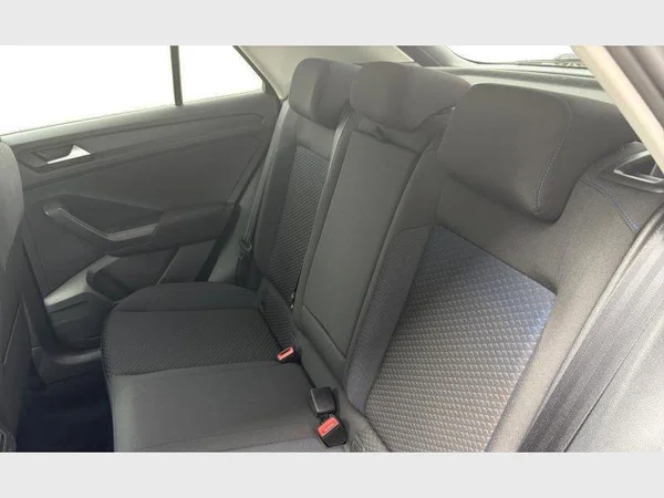 Volkswagen T-Roc (2021) — foto 4 van 23
