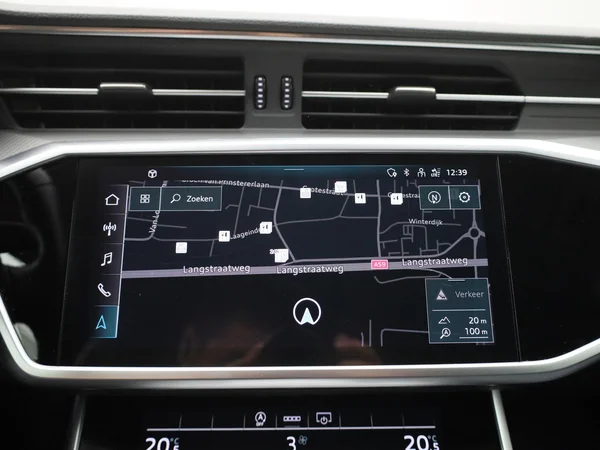 Audi A6 (2022) — foto 9 van 45