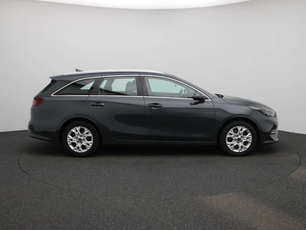 Kia Ceed Sportswagon (2023) — foto 38 van 41