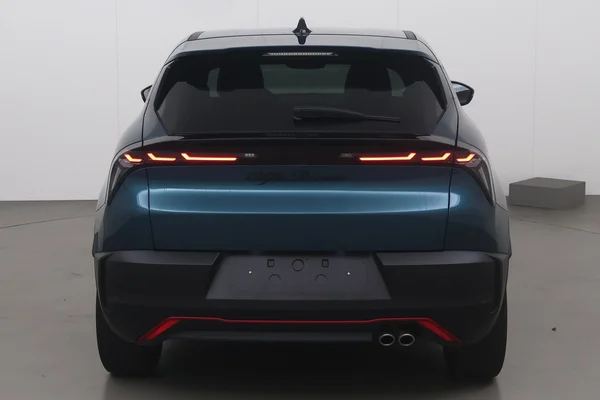 Alfa Romeo Junior (2025) — foto 15 van 20