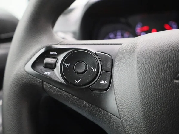 Opel Combo Life (2023) — foto 9 van 30