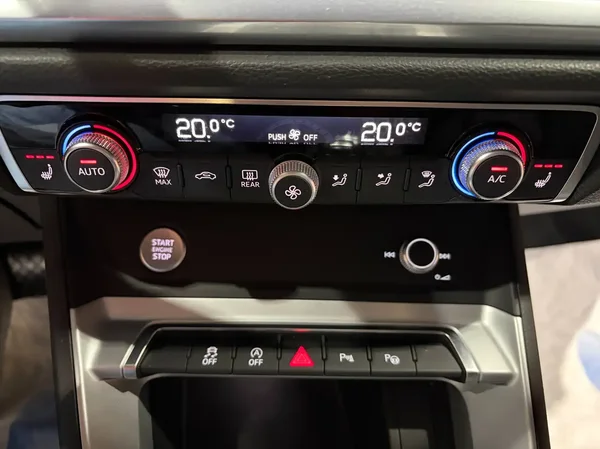 Audi Q3 (2019) — foto 8 van 28