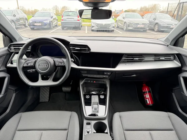 AUDI A3 Sportback (2024) — foto 4 van 17