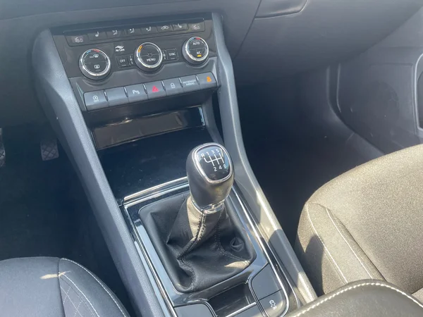 SKODA Karoq (2020) — foto 3 van 21
