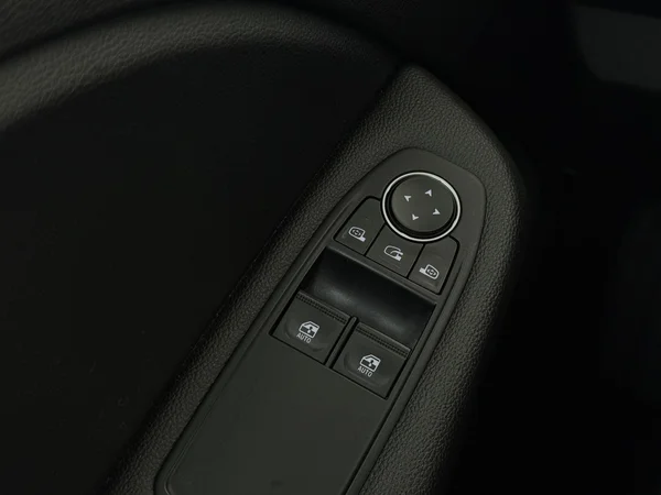 RENAULT Clio (2021) — foto 18 van 26
