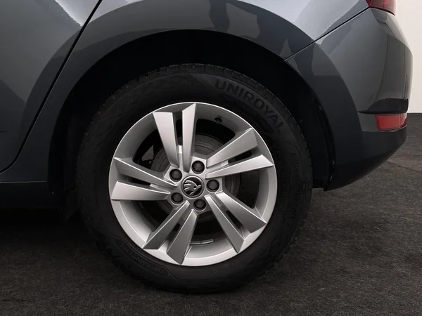 SKODA Fabia (2021) — foto 7 van 25