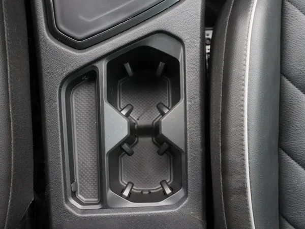 Volkswagen Tiguan (2021) — foto 9 van 27