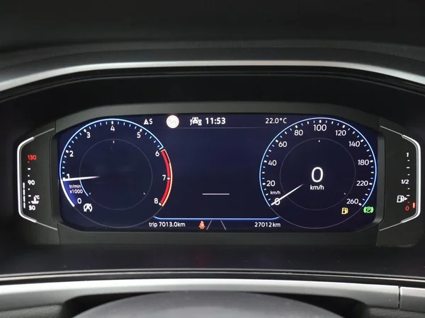 VOLKSWAGEN T-Roc (2024) — foto 4 van 28