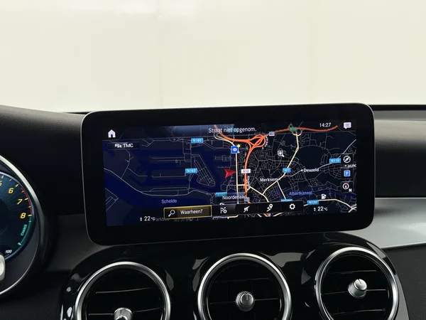 MERCEDES GLC 300 (2021) — foto 10 van 32