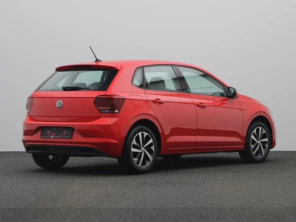 VOLKSWAGEN Polo (2018) — foto 12 van 20