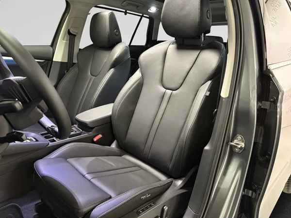 SKODA Octavia Combi (2025) — foto 7 van 15