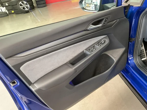 VOLKSWAGEN Golf VIII SW (2024) — foto 7 van 23