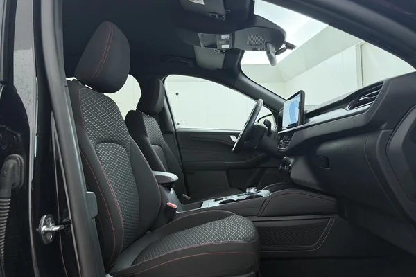 Ford Kuga FHEV (2025) — foto 20 van 22