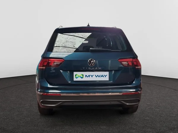 VOLKSWAGEN Tiguan (2021) — foto 19 van 23