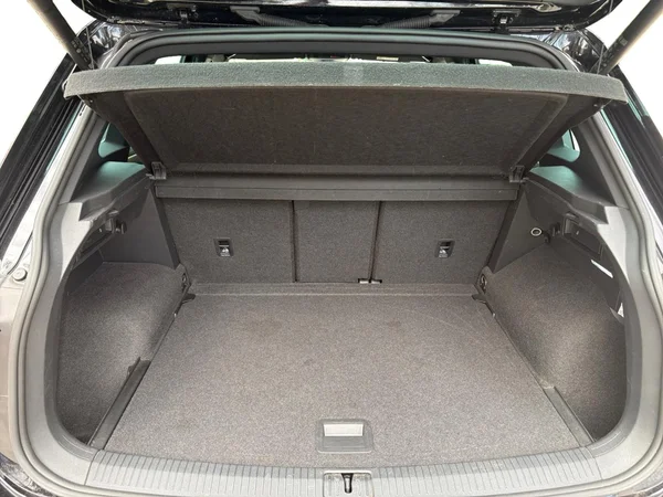 VOLKSWAGEN Tiguan (2023) — foto 14 van 24