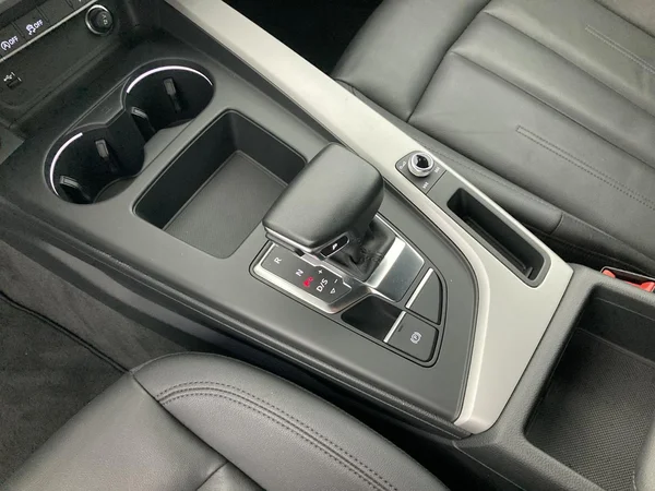 AUDI A4 Avant (2023) — foto 5 van 36