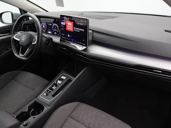 VOLKSWAGEN Golf VIII SW (2025) — foto 4 van 32