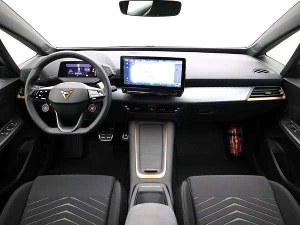 CUPRA Born (2024) — foto 3 van 22