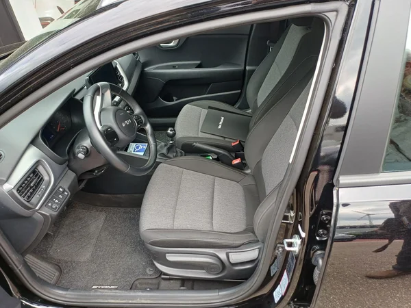 Kia Stonic (2022) — foto 6 van 10
