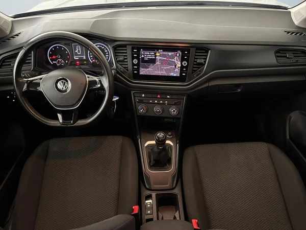 VOLKSWAGEN T-Roc (2019) — foto 4 van 17