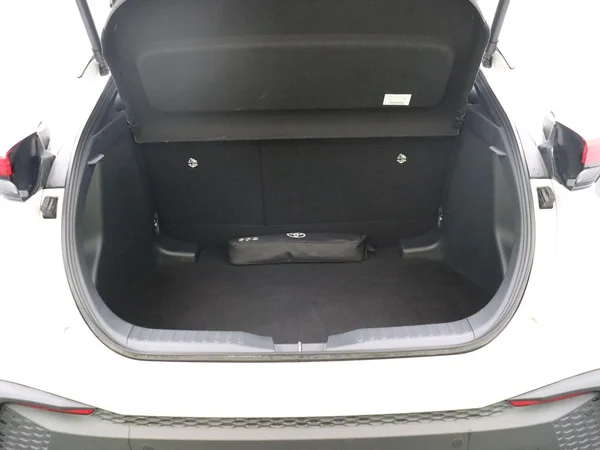 Toyota C-HR (2025) — foto 13 van 26